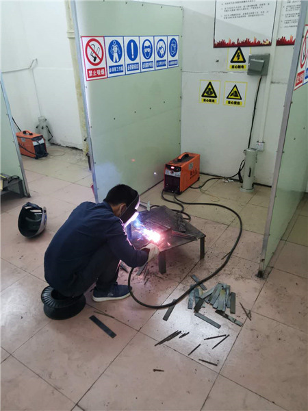 东莞茶山焊工培训电弧焊过程中通常会采取以下措施